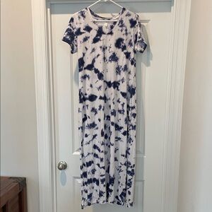 Morgan Taylor Navy and White Tie-Dye Maxi Dress